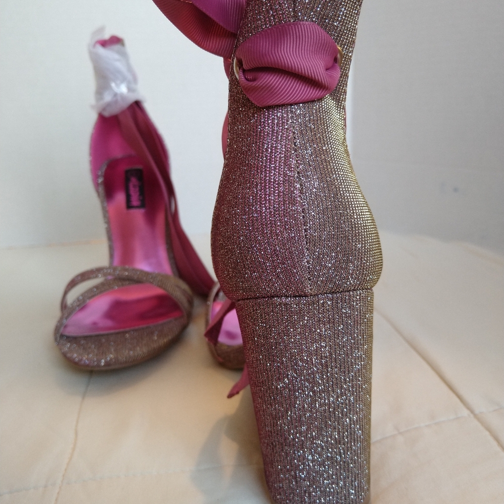 Heels - Picture 4 of 5